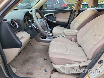 Zdjęcie 7 z 13 samochodu: 2007 TOYOTA RAV4 BASE VIN:JTMBD33V975119037 - miniatura