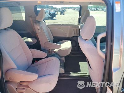 Zdjęcie 11 z 13 samochodu: 2020 TOYOTA SIENNA LE VIN:5TDKZ3DC3LS064636 - miniatura