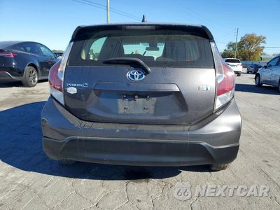 Zdjęcie 6 z 13 samochodu: 2017 TOYOTA PRIUS C TWO VIN:JTDKDTB3XH1594561 - miniatura