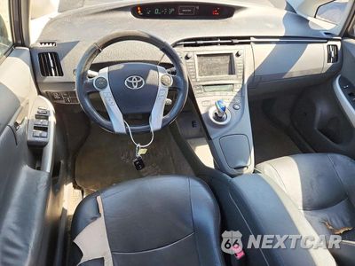 Zdjęcie 8 z 12 samochodu: 2010 TOYOTA PRIUS V VIN:JTDKN3DU7A0194388 - miniatura