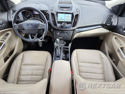 Zdjęcie 8 z 13 samochodu: 2017 FORD ESCAPE TITANIUM VIN:1FMCU0J93HUD54299 - miniatura