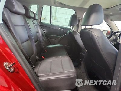 Zdjęcie 11 z 14 samochodu: 2011 VOLKSWAGEN TIGUAN S VIN:WVGBV7AX5BW001347 - miniatura