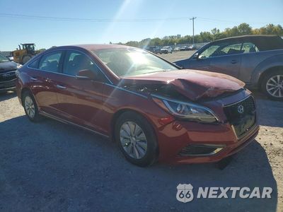 Czwarte zdjęcie samochodu z boku: 2016 HYUNDAI SONATA HYBRID SE VIN:KMHE24L1XGA015567 - miniatura