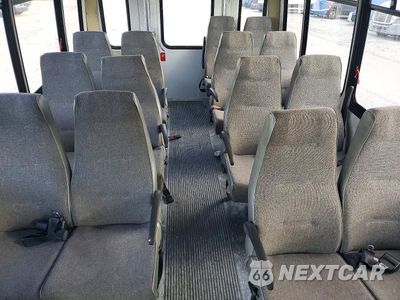 Piąte zdjęcie samochodu w środku: 2005 CHEVROLET EXPRESS SHUTTLE BUS VIN:1GBJG31U151156900 - miniatura