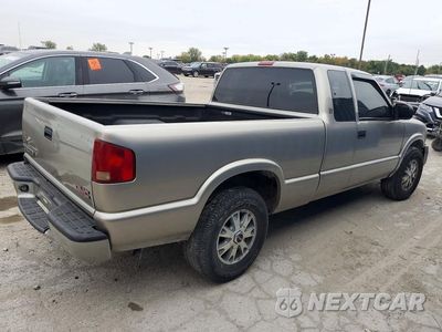 Trzecie zdjęcie samochodu z tyłu: 2003 GMC SONOMA VIN:1GTDT19X338124395 - miniatura