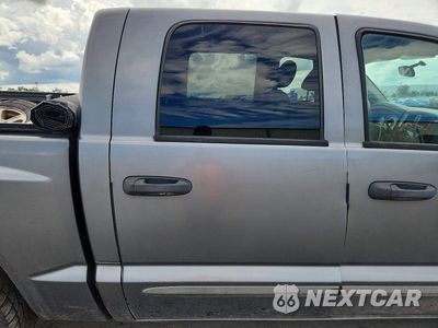 Zdjęcie 10 z 12 samochodu: 2005 DODGE DAKOTA QUAD SLT VIN:1D7HE48N45S314117 - miniatura
