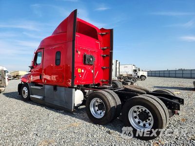 Drugie zdjęcie samochodu z przodu: 2021 FREIGHTLINER CASCADIA 126 SEMI TRUCK VIN:1FUJHHDR6MLMA6135 - miniatura