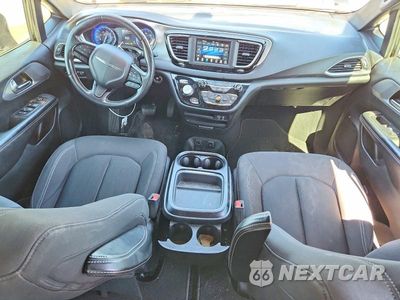 Zdjęcie 8 z 13 samochodu: 2019 CHRYSLER PACIFICA TOURING PLUS VIN:2C4RC1FGXKR633400 - miniatura