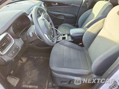 Zdjęcie 7 z 13 samochodu: 2019 KIA SORENTO LX V6 VIN:5XYPGDA59KG564156 - miniatura