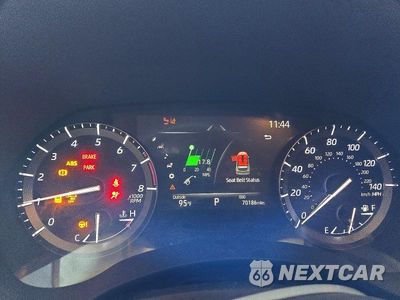 Zdjęcie 9 z 13 samochodu: 2021 TOYOTA HIGHLANDER XLE VIN:5TDHZRAH7MS043769 - miniatura