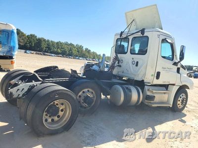 Czwarte zdjęcie samochodu z boku: 2023 FREIGHTLINER CASCADIA 126 SEMI TRUCK VIN:3AKJHLDV1PSUJ7766 - miniatura