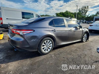 Trzecie zdjęcie samochodu z tyłu: 2020 TOYOTA CAMRY LE VIN:4T1C11AKXLU904351 - miniatura
