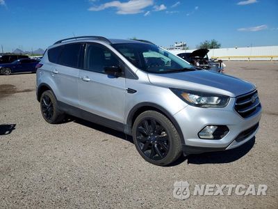 Czwarte zdjęcie samochodu z boku: 2019 FORD ESCAPE SE VIN:1FMCU9GD8KUA64387 - miniatura
