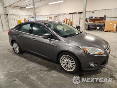 Czwarte zdjęcie samochodu z boku: 2012 FORD FOCUS SEL VIN:1FAHP3H2XCL321994 - miniatura