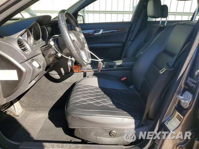 Zdjęcie 7 z 12 samochodu: 2013 MERCEDES-BENZ C 250 VIN:WDDGF4HBXDR287686 - miniatura
