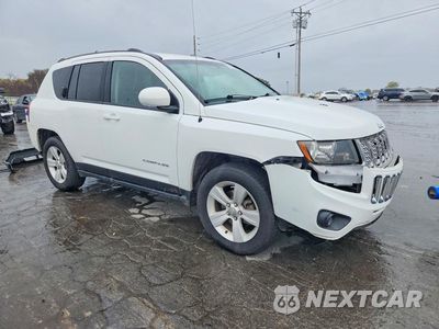 Czwarte zdjęcie samochodu z boku: 2016 JEEP COMPASS LATITUDE VIN:1C4NJCEA0GD628147 - miniatura