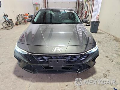 Piąte zdjęcie samochodu w środku: 2024 HYUNDAI ELANTRA LIMITED VIN:KMHLP4DG7RU814316 - miniatura
