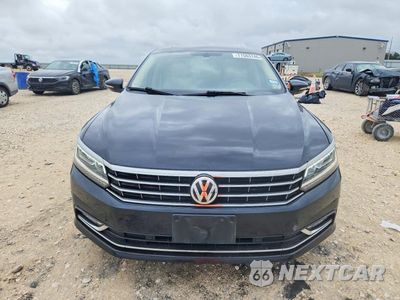 Piąte zdjęcie samochodu w środku: 2017 VOLKSWAGEN PASSAT SE VIN:1VWGT7A33HC085009 - miniatura