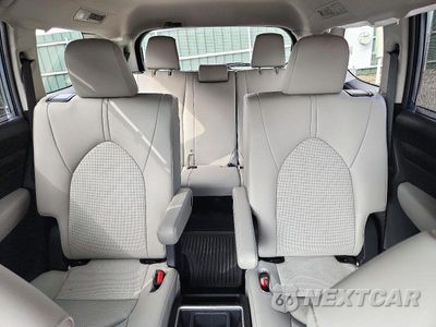 Zdjęcie 10 z 13 samochodu: 2026 TOYOTA GRAND HIGHLANDER HYBRID XLE VIN:5TDACAB54TS091608 - miniatura