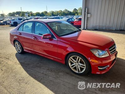 Czwarte zdjęcie samochodu z boku: 2014 MERCEDES-BENZ C 300 4MATIC VIN:WDDGF8AB5ER309256 - miniatura
