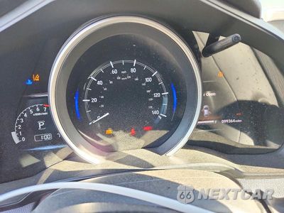 Zdjęcie 9 z 13 samochodu: 2018 HONDA FIT EX VIN:3HGGK5H81JM713151 - miniatura