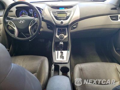 Zdjęcie 8 z 12 samochodu: 2012 HYUNDAI ELANTRA LIMITED VIN:KMHDH4AEXCU197859 - miniatura