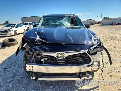 Piąte zdjęcie samochodu w środku: 2024 TOYOTA HIGHLANDER XLE VIN:5TDKDRAH6RS051678 - miniatura
