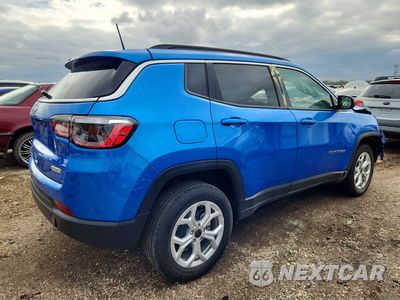 Trzecie zdjęcie samochodu z tyłu: 2025 JEEP COMPASS LATITUDE VIN:3C4NJDBN8ST515059 - miniatura