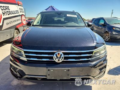 Piąte zdjęcie samochodu w środku: 2018 VOLKSWAGEN TIGUAN SEL PREMIUM VIN:3VV4B7AX3JM221351 - miniatura