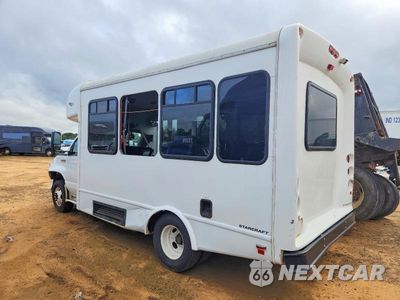 Trzecie zdjęcie samochodu z tyłu: 2018 FORD E350 SHUTTLE BUS VIN:1FDEE3FS1JDC24112 - miniatura