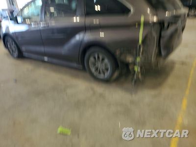 Drugie zdjęcie samochodu z przodu: 2021 TOYOTA SIENNA XLE VIN:5TDJRKEC8MS037535 - miniatura