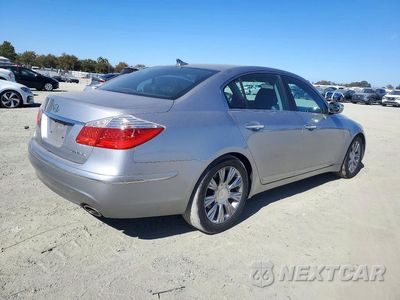 Trzecie zdjęcie samochodu z tyłu: 2011 HYUNDAI GENESIS 3.8L VIN:KMHGC4DE6BU113641 - miniatura