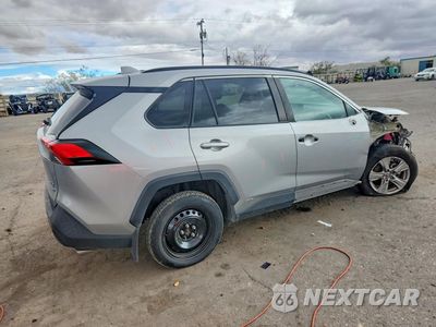 Trzecie zdjęcie samochodu z tyłu: 2022 TOYOTA RAV4 XLE VIN:2T3RWRFVXNW140900 - miniatura