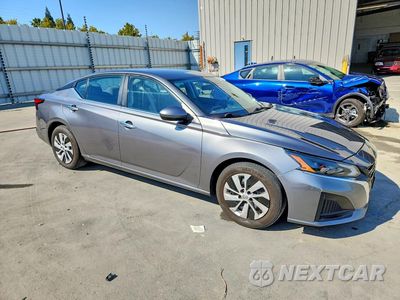 Czwarte zdjęcie samochodu z boku: 2023 NISSAN ALTIMA S VIN:1N4BL4BV2PN378713 - miniatura