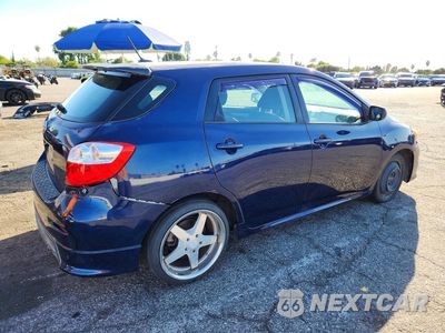 Trzecie zdjęcie samochodu z tyłu: 2012 TOYOTA COROLLA MATRIX S VIN:2T1KE4EE1CC048882 - miniatura