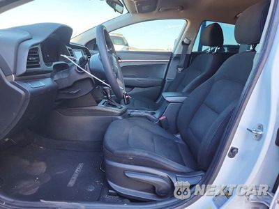 Zdjęcie 7 z 12 samochodu: 2019 HYUNDAI ELANTRA SE VIN:5NPD74LF4KH449465 - miniatura