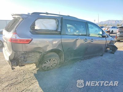Trzecie zdjęcie samochodu z tyłu: 2019 TOYOTA SIENNA XLE 8-PASSENGER VIN:5TDYZ3DC6KS006495 - miniatura