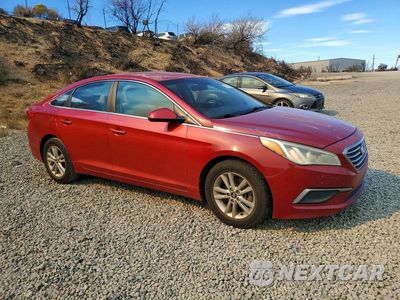 Czwarte zdjęcie samochodu z boku: 2017 HYUNDAI SONATA SE VIN:5NPE24AFXHH532204 - miniatura