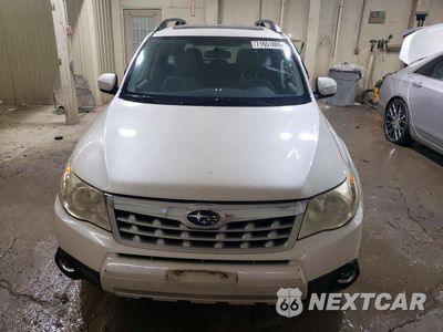 Piąte zdjęcie samochodu w środku: 2013 SUBARU FORESTER 2.5X PREMIUM VIN:JF2SHADC6DH402092 - miniatura