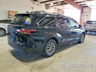 Trzecie zdjęcie samochodu z tyłu: 2021 TOYOTA SIENNA XLE VIN:5TDJRKEC0MS068018 - miniatura