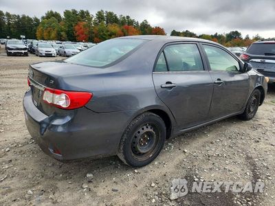 Trzecie zdjęcie samochodu z tyłu: 2013 TOYOTA COROLLA LE VIN:2T1BU4EE3DC979498 - miniatura