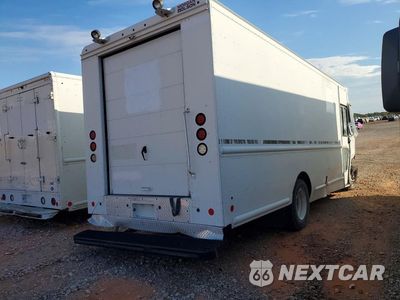 Trzecie zdjęcie samochodu z tyłu: 2022 FREIGHTLINER CHASSIS M LINE WALK-IN VAN VIN:4UZAANFD0NCNJ8832 - miniatura