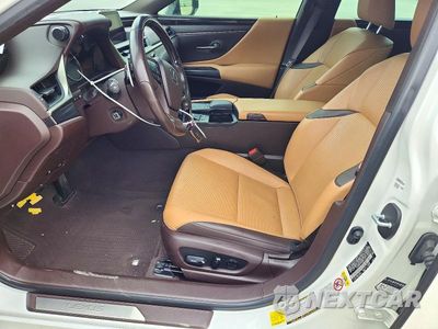 Zdjęcie 7 z 12 samochodu: 2019 LEXUS ES 300H VIN:JTHB21B13K2031165 - miniatura