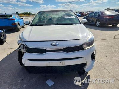 Piąte zdjęcie samochodu w środku: 2019 KIA RIO S VIN:3KPA24AB6KE209646 - miniatura