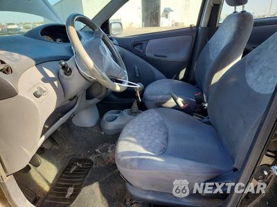 Zdjęcie 7 z 13 samochodu: 2001 TOYOTA ECHO BASE VIN:JTDBT123010137227 - miniatura