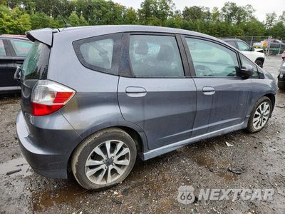 Trzecie zdjęcie samochodu z tyłu: 2013 HONDA FIT SPORT VIN:JHMGE8H50DC052620 - miniatura