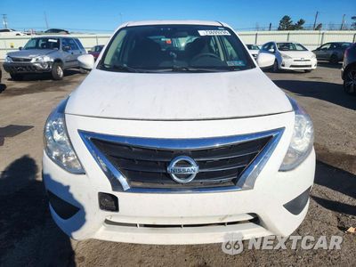 Piąte zdjęcie samochodu w środku: 2017 NISSAN VERSA 1.6 S VIN:3N1CN7AP3HL816236 - miniatura
