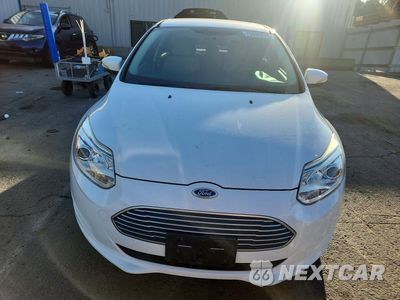 Piąte zdjęcie samochodu w środku: 2014 FORD FOCUS BEV VIN:1FADP3R45EL300441 - miniatura
