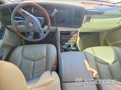 Zdjęcie 8 z 13 samochodu: 2005 CADILLAC ESCALADE EXT VIN:3GYEK62N75G193384 - miniatura