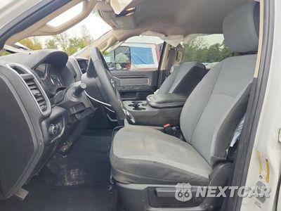 Zdjęcie 7 z 13 samochodu: 2019 RAM 3500 BIG HORN VIN:3C63RRHL0KG724315 - miniatura